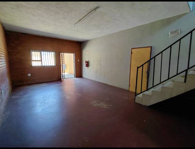 190M² WAREHOUSE TO LET IN CLAYVILLE